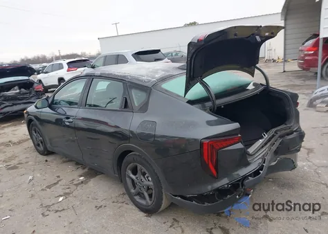 2025 Kia K4 Lxs z USA, uszkodzony, nr VIN 3KPFT4DE2SE046468